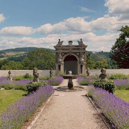Gaestehaus Maelzerei Auf Schloss Neuburg Am Inn Exterior foto
