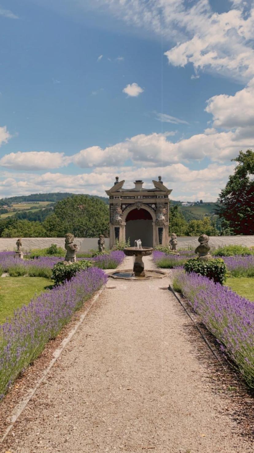 Gaestehaus Maelzerei Auf Schloss Neuburg Am Inn Exterior foto